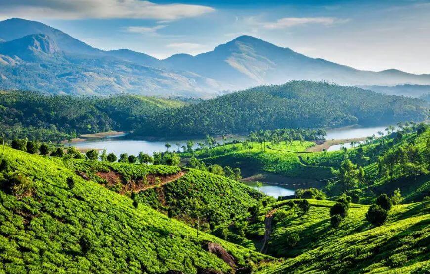 PARADISE FOR HONEYMOONERS – KERALA(5N/6D)