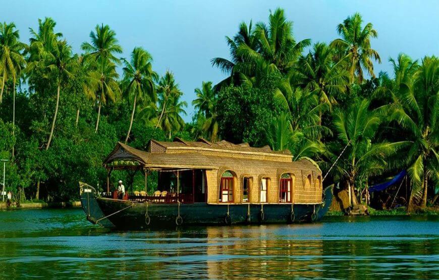 PARADISE FOR HONEYMOONERS – KERALA(5N/6D)